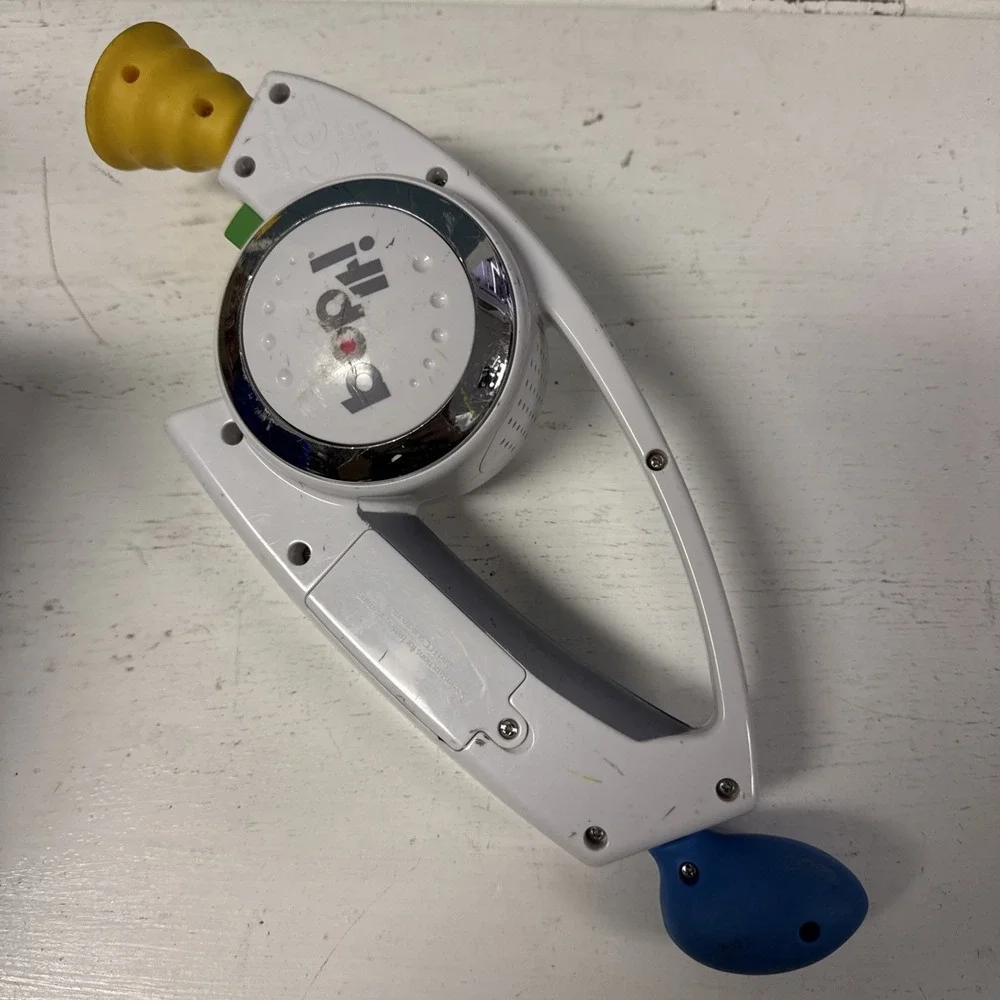 BOP IT! Talking Handheld Electronic Reflex Game‎ White 2008 Hasbro *read